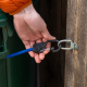 Gumicuk s uzamykací karabinou Nite Ize Slide Lock Carabiner Bunge, červený